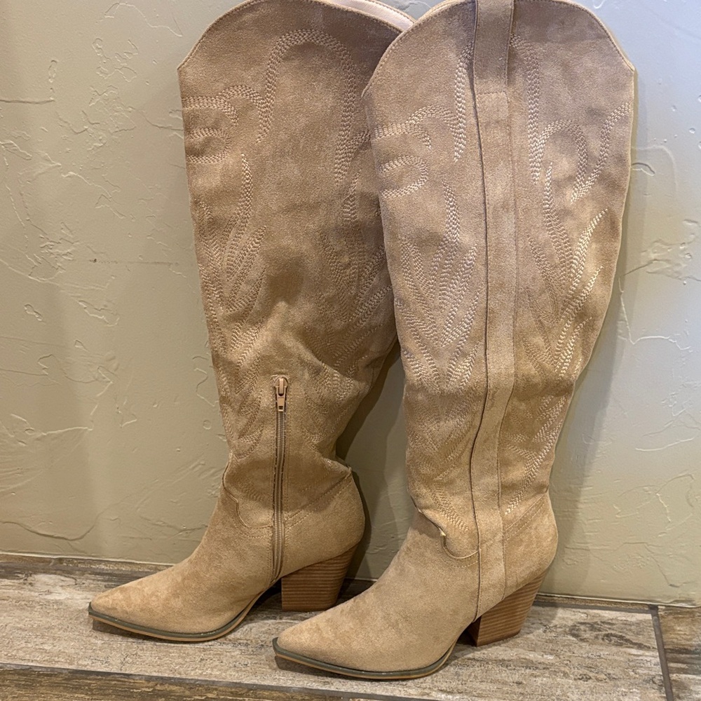 Chic Tan Knee-High Heeled Boots